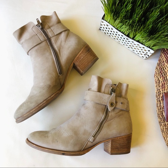 🌻Paul Green Tan Ankle Boots🌻 - Picture 2 of 8